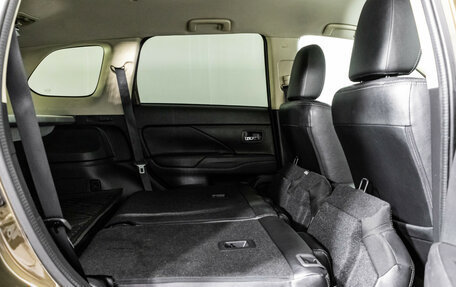 Mitsubishi Outlander III рестайлинг 3, 2015 год, 1 425 000 рублей, 20 фотография