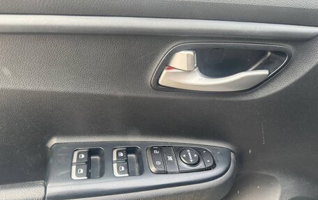 KIA Rio IV, 2022 год, 2 000 000 рублей, 11 фотография