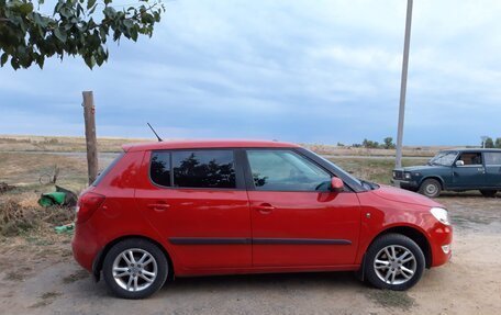 Skoda Fabia II, 2013 год, 400 000 рублей, 2 фотография