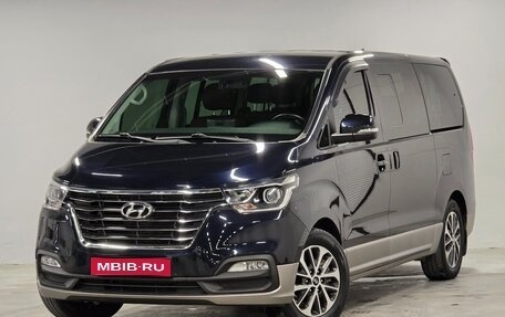 Hyundai Grand Starex Grand Starex I рестайлинг 2, 2019 год, 4 380 000 рублей, 1 фотография