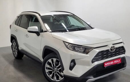 Toyota RAV4, 2020 год, 3 080 000 рублей, 1 фотография