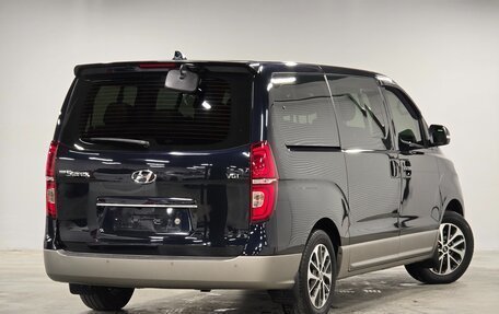 Hyundai Grand Starex Grand Starex I рестайлинг 2, 2019 год, 4 380 000 рублей, 4 фотография