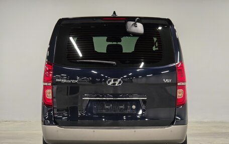 Hyundai Grand Starex Grand Starex I рестайлинг 2, 2019 год, 4 380 000 рублей, 3 фотография