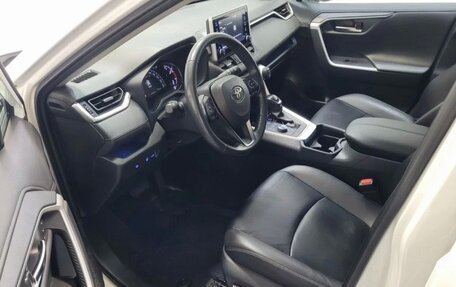 Toyota RAV4, 2020 год, 3 080 000 рублей, 2 фотография