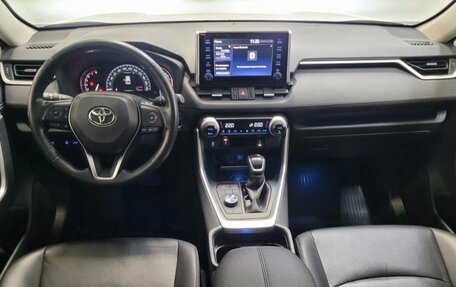 Toyota RAV4, 2020 год, 3 080 000 рублей, 4 фотография