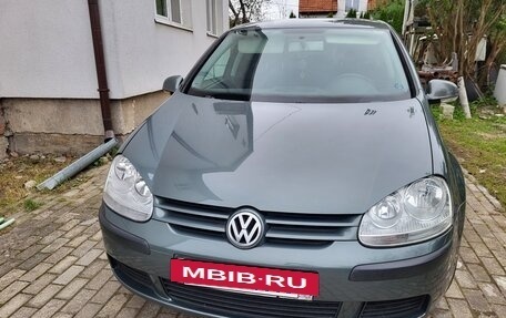 Volkswagen Golf V, 2004 год, 520 000 рублей, 2 фотография