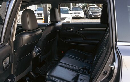 Toyota Highlander III, 2015 год, 19 фотография