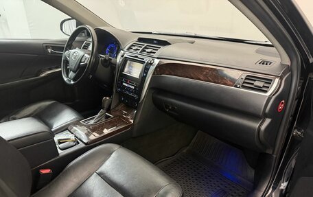 Toyota Camry, 2017 год, 1 690 000 рублей, 15 фотография