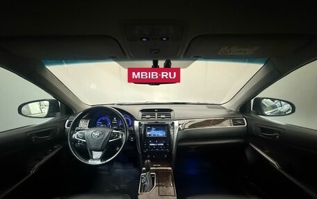 Toyota Camry, 2017 год, 1 690 000 рублей, 10 фотография