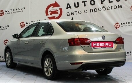 Volkswagen Jetta VI, 2011 год, 930 000 рублей, 2 фотография