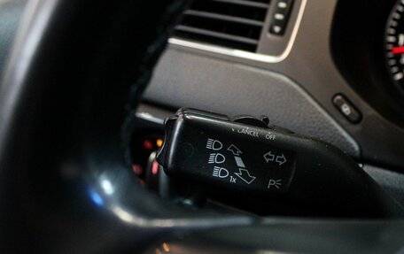 Volkswagen Jetta VI, 2011 год, 930 000 рублей, 12 фотография