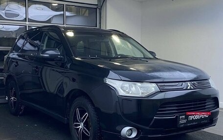 Mitsubishi Outlander III рестайлинг 3, 2013 год, 1 179 000 рублей, 3 фотография
