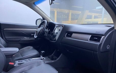 Mitsubishi Outlander III рестайлинг 3, 2013 год, 1 179 000 рублей, 11 фотография