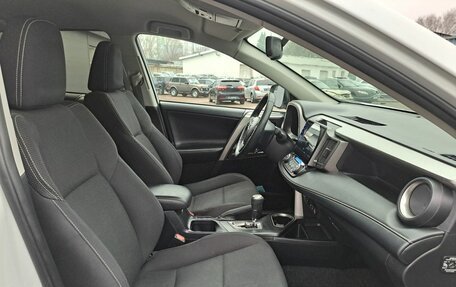 Toyota RAV4, 2018 год, 2 218 000 рублей, 11 фотография