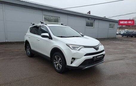 Toyota RAV4, 2018 год, 2 218 000 рублей, 3 фотография
