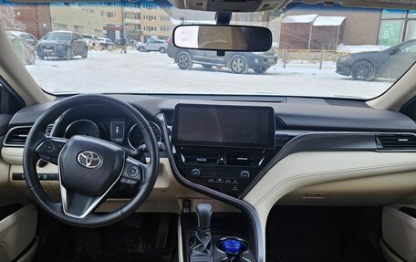 Toyota Camry, 2022 год, 3 250 000 рублей, 5 фотография