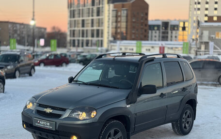 Chevrolet Niva I рестайлинг, 2019 год, 809 000 рублей, 2 фотография