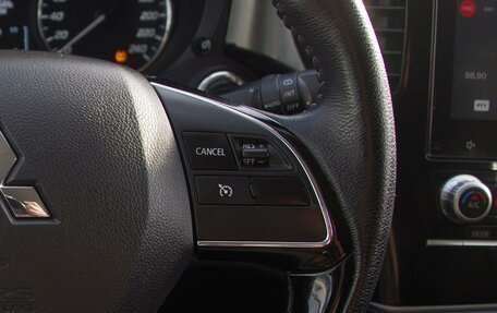 Mitsubishi Outlander III рестайлинг 3, 2022 год, 2 390 000 рублей, 13 фотография