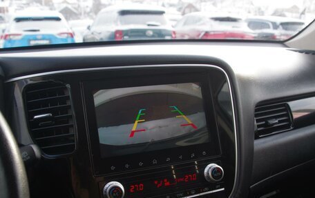 Mitsubishi Outlander III рестайлинг 3, 2022 год, 2 390 000 рублей, 16 фотография