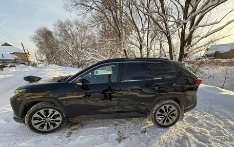 Toyota RAV4, 2020 год, 3 000 000 рублей, 3 фотография