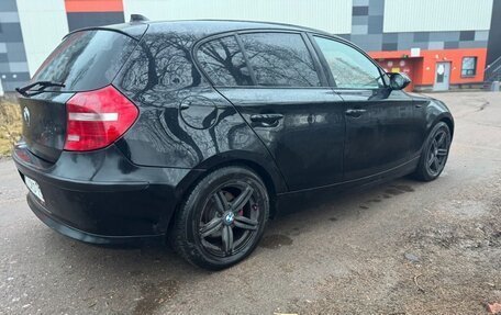 BMW 1 серия, 2009 год, 750 000 рублей, 2 фотография