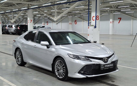 Toyota Camry, 2018 год, 2 640 000 рублей, 3 фотография