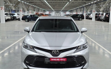 Toyota Camry, 2018 год, 2 640 000 рублей, 2 фотография