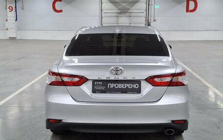 Toyota Camry, 2018 год, 2 640 000 рублей, 6 фотография