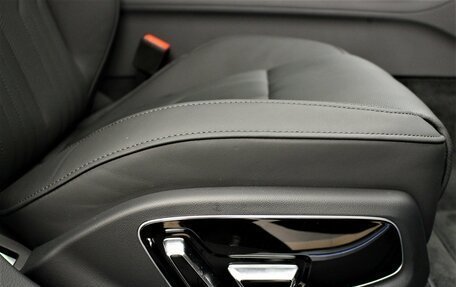 Audi A8, 2025 год, 19 000 000 рублей, 18 фотография