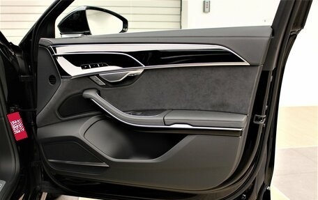 Audi A8, 2025 год, 19 000 000 рублей, 17 фотография