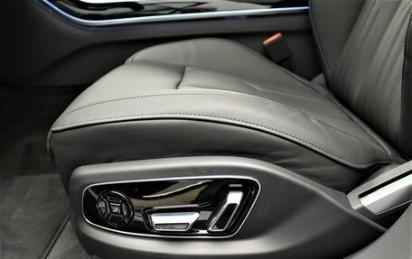 Audi A8, 2025 год, 19 000 000 рублей, 24 фотография