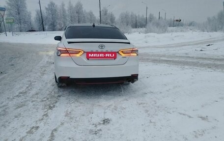 Toyota Camry, 2020 год, 3 150 000 рублей, 2 фотография