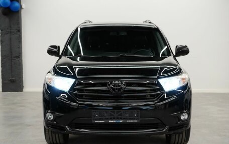 Toyota Highlander III, 2013 год, 1 795 000 рублей, 2 фотография