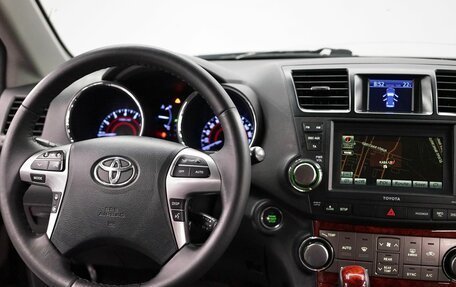 Toyota Highlander III, 2013 год, 1 795 000 рублей, 11 фотография