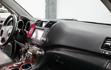 Toyota Highlander III, 2013 год, 1 795 000 рублей, 15 фотография