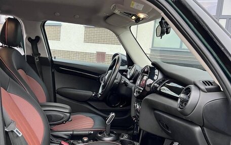 MINI Hatch, 2018 год, 1 480 000 рублей, 5 фотография