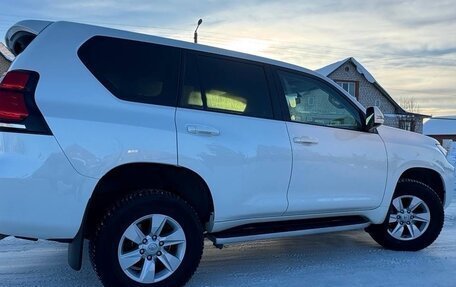 Toyota Land Cruiser Prado 150 рестайлинг 2, 2021 год, 5 499 000 рублей, 10 фотография