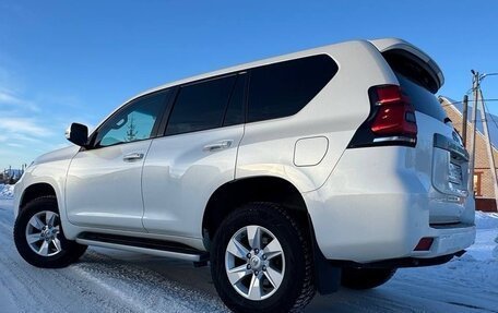 Toyota Land Cruiser Prado 150 рестайлинг 2, 2021 год, 5 499 000 рублей, 9 фотография