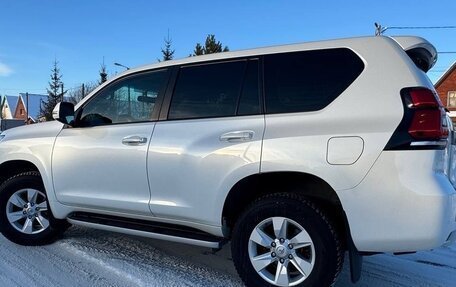 Toyota Land Cruiser Prado 150 рестайлинг 2, 2021 год, 5 499 000 рублей, 12 фотография