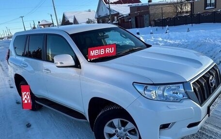 Toyota Land Cruiser Prado 150 рестайлинг 2, 2021 год, 5 499 000 рублей, 3 фотография