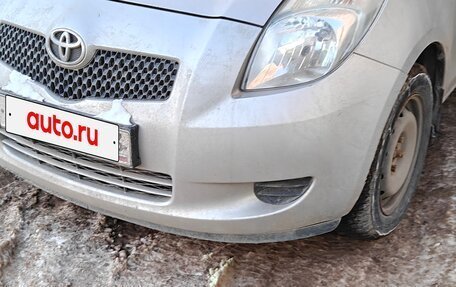 Toyota Yaris III рестайлинг, 2006 год, 400 000 рублей, 4 фотография