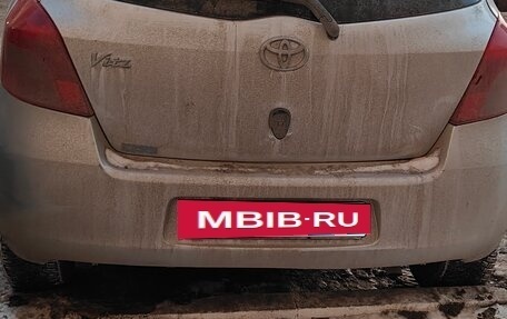 Toyota Yaris III рестайлинг, 2006 год, 400 000 рублей, 2 фотография