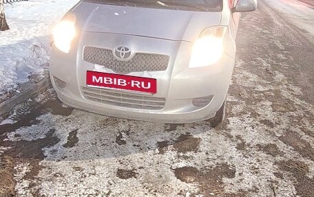 Toyota Yaris III рестайлинг, 2006 год, 400 000 рублей, 5 фотография