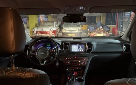 KIA Sportage IV рестайлинг, 2017 год, 1 900 000 рублей, 10 фотография