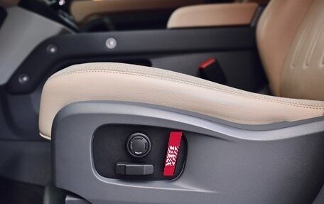 Land Rover Defender II, 2020 год, 4 300 000 рублей, 14 фотография