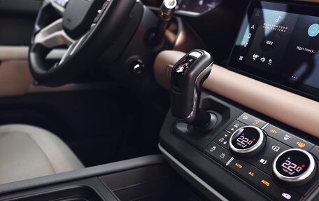 Land Rover Defender II, 2020 год, 4 300 000 рублей, 29 фотография