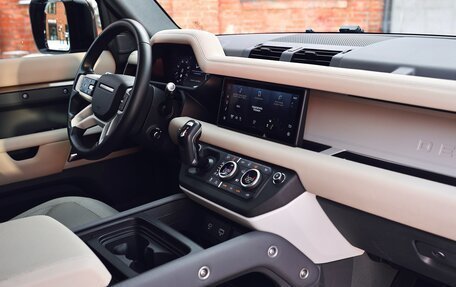 Land Rover Defender II, 2020 год, 4 300 000 рублей, 28 фотография