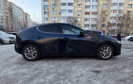 Mazda 3, 2020 год, 2 100 000 рублей, 4 фотография