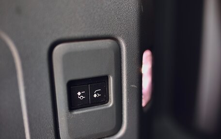 Land Rover Defender II, 2020 год, 4 300 000 рублей, 40 фотография