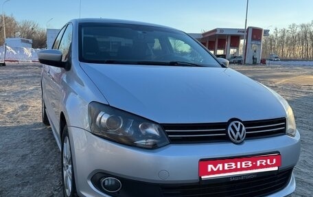 Volkswagen Polo VI (EU Market), 2014 год, 750 000 рублей, 2 фотография